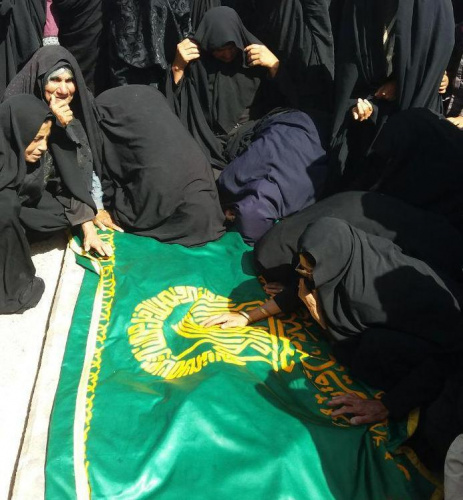 مزار دانشجوی شهید ایمان یوسفی عطرافشانی شد.