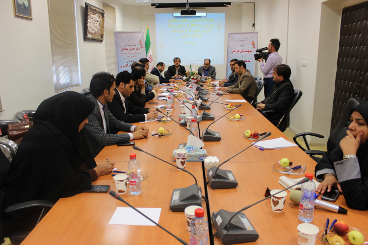 جلسه هم اندیشی روسای مراکز آموزش علمی کاربردی استان خراسان جنوبی با حضور معاون آموزش دانشگاه جامع علمی کاربردی کشور برگزار شد.